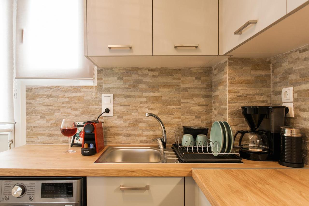 Lovely Renovated Apartment Walk To Acropolis Ateny Zewnętrze zdjęcie